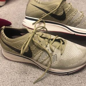 Barely worn flyknit Nike SZ 6.5 (men’s)